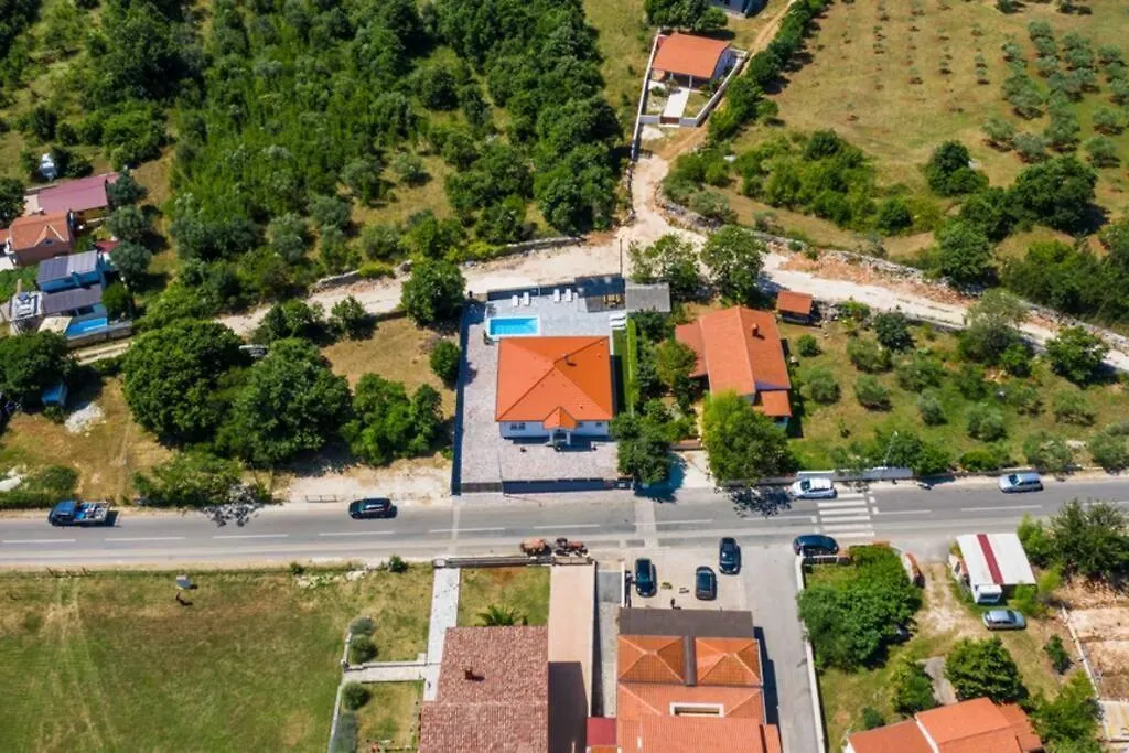 Villa Pavicini - With Heated Pool Croatia