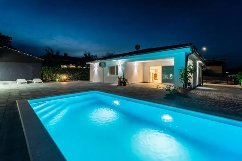 Villa Pavicini - With Heated Pool Croatia