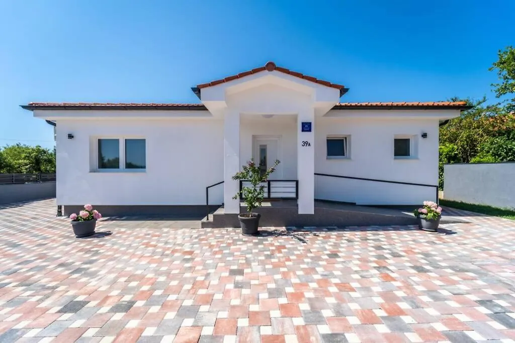 Villa Pavicini - With Heated Pool 0*,  Kroatië