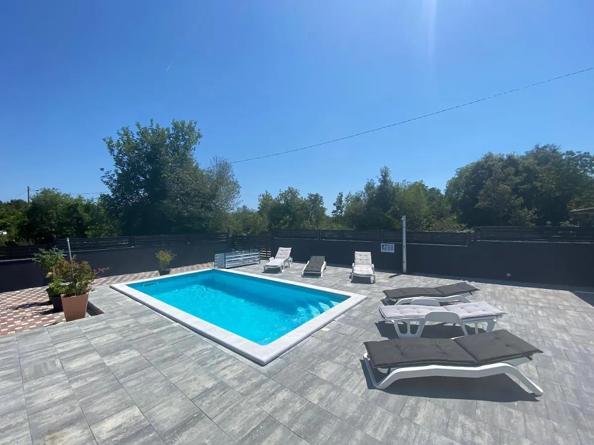 Villa Pavicini - With Heated Pool Kroatië